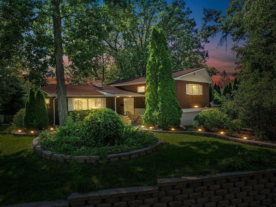 1st image of 304 Woody Ln