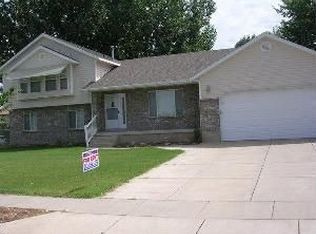 1054 N 750 W, Clinton, UT 84015