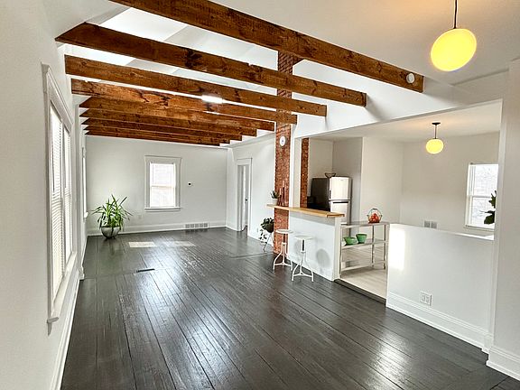 3rd image of 1118 Kenilworth Ave #Up