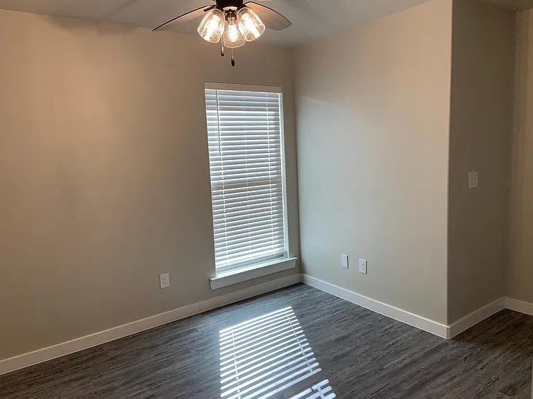 3608 Valencia Ave — Photo 16