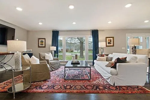 223 Derby Ln — Photo 4