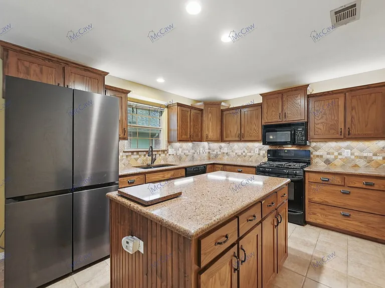 211 Sendero Dr — Photo 6