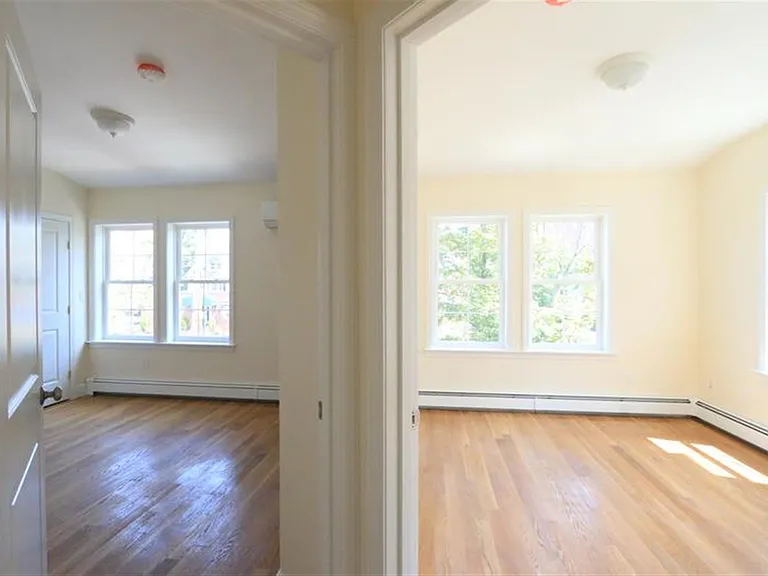 220 Massachusetts Ave — Photo 8