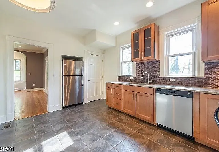 55 Mountain Ave #1 — Photo 4
