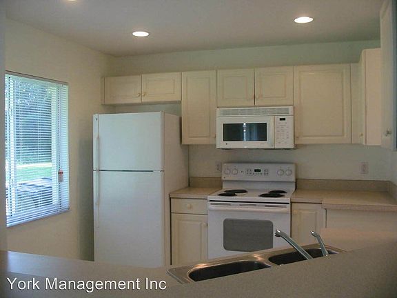 3rd image of 3584 Candia Ave