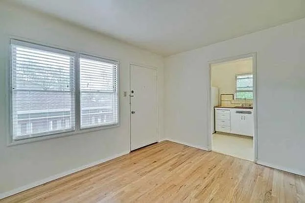 771 N 2nd St — Photo 35