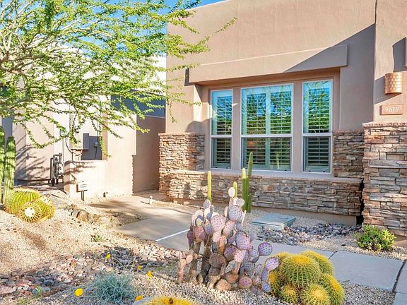 BEAUTIFUL EXTERIOR STONE WORK