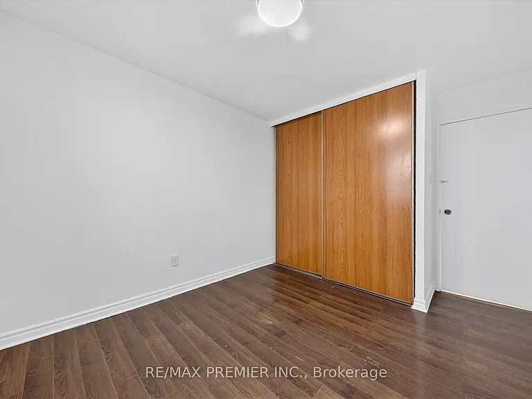 3555 Derry Rd E #712 — Photo 11