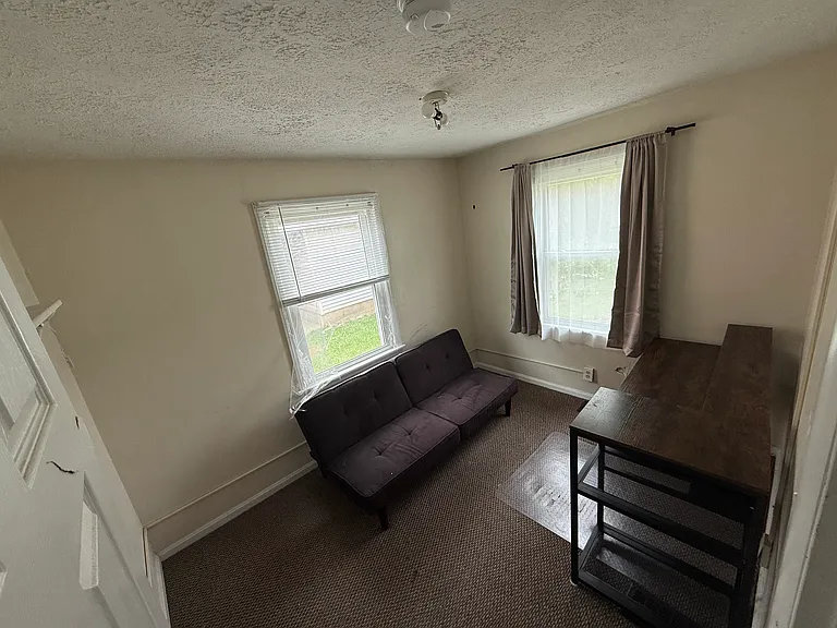 328 W Church St — Photo 16