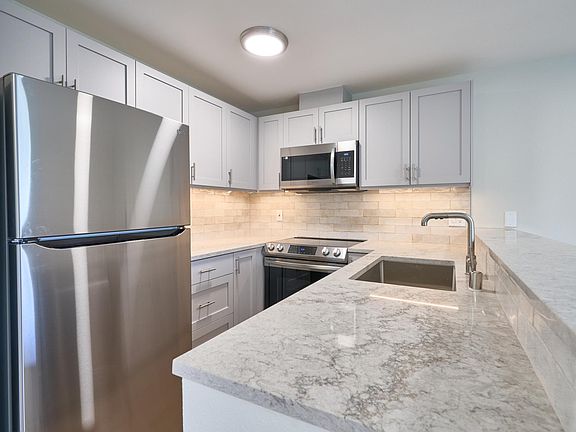 4th image of 1154 NW 59th St APT A32