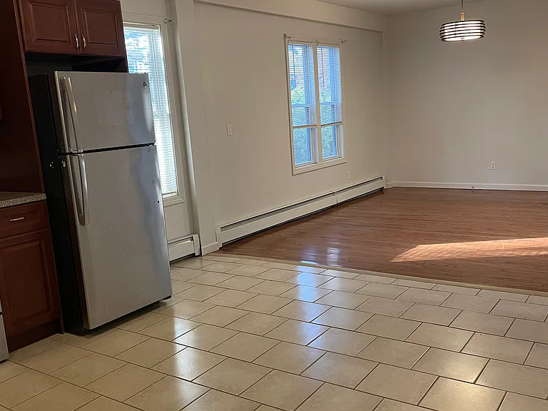 97-99 Lincoln St #1 — Photo 10