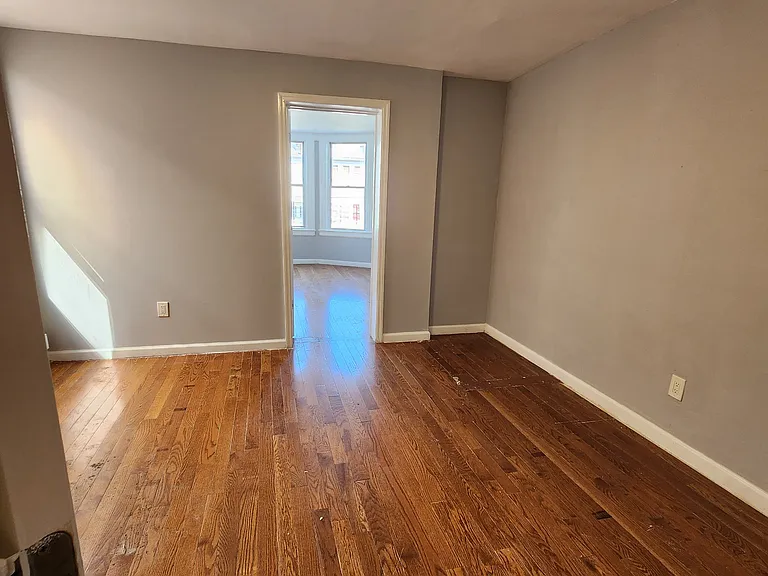 961 Grove St #2RE — Photo 6
