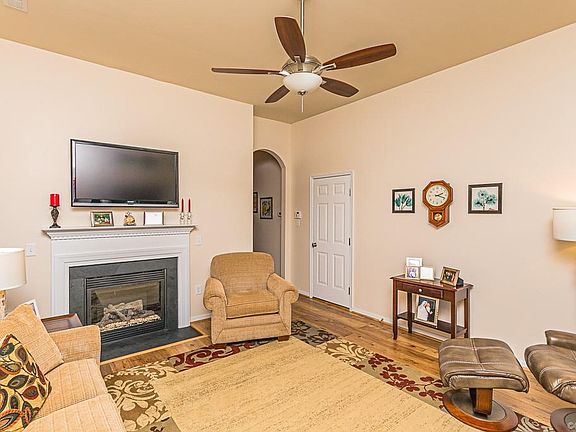 5th image of 8119 Rose Hill Dr