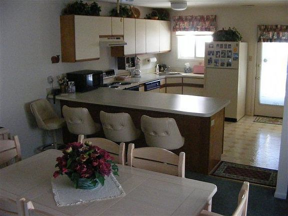 3rd image of 829 Pennlyn Pl