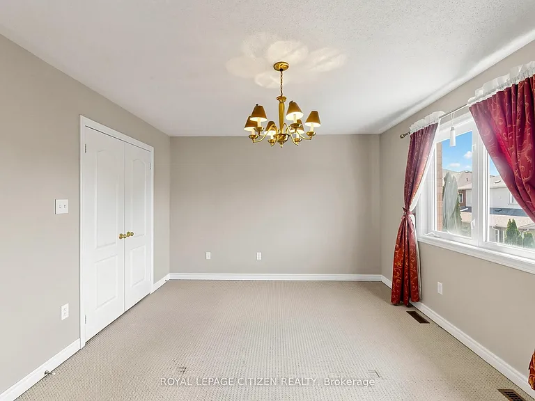 23 Planter Cres #UPPER — Photo 10