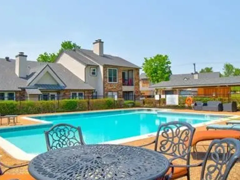 835 W Harwood Rd #C — Photo 16