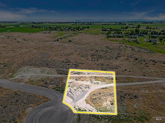 3rd image of 9 New Haven Dr