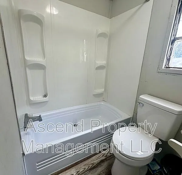1931 Wilkes Ave — Photo 11
