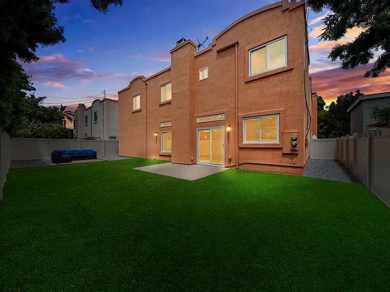 261 Hillcrest Dr #B — Photo 36