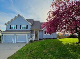 10908 N Farley Ave, Kansas City, MO 64157