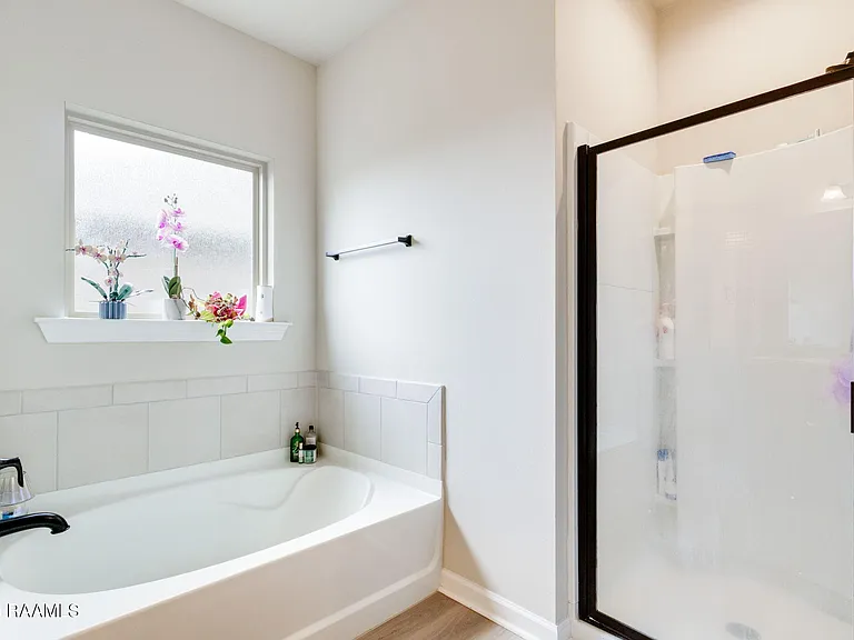 224 Crescent View Ln — Photo 14