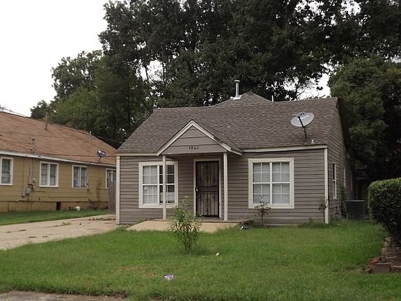 3rd image of 4062 E Mallory Ave