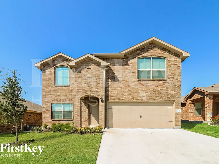 2212 Blythwood Trl — Photo 1