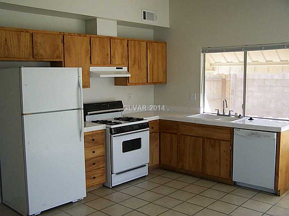 3rd image of 2244 Roan Ave