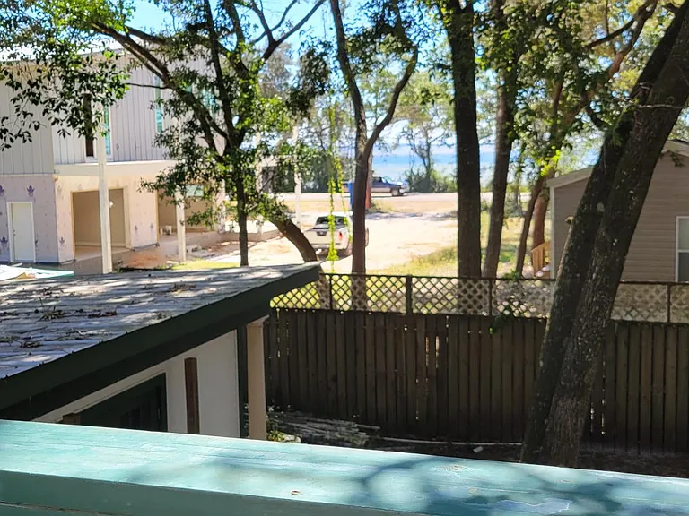 Satsuma Rd — Photo 2