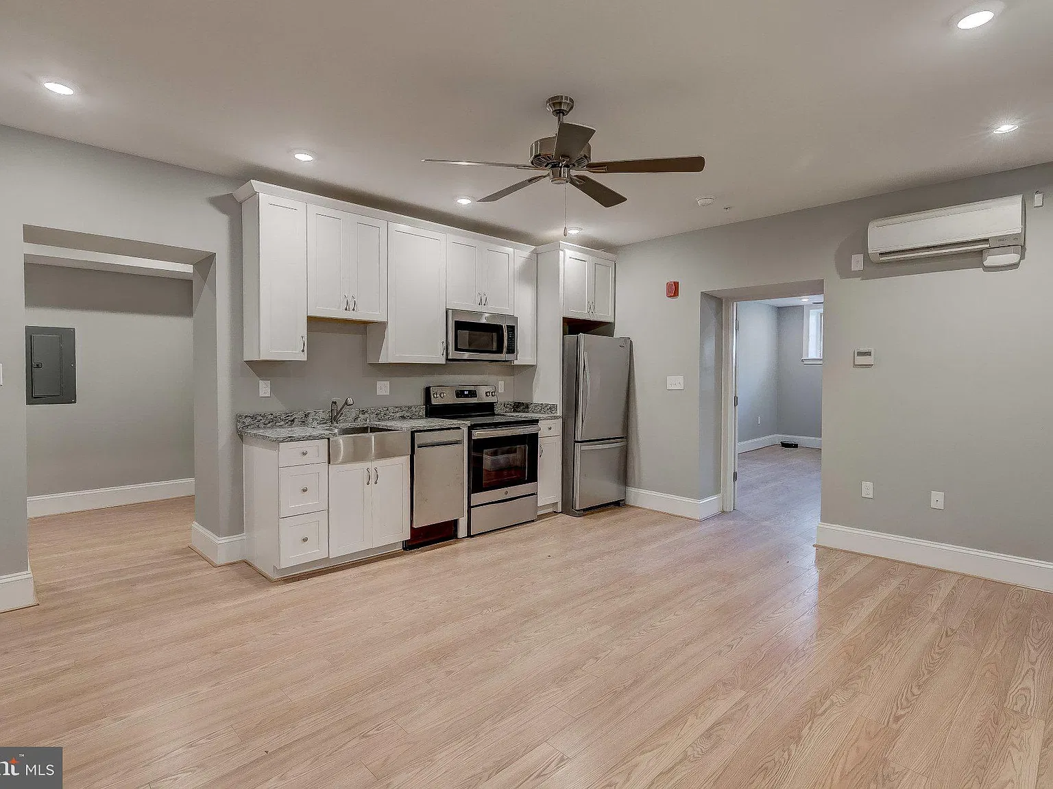 1 bed, 1.0 bath, 600 sqft, $1,349 — Photo 2