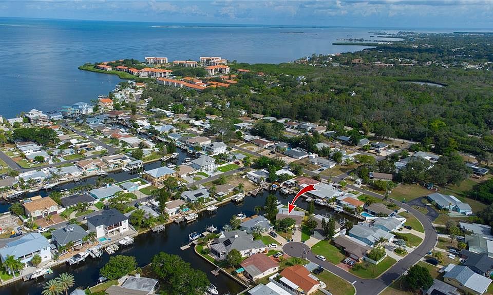 1st image of 318 CIRCLE DRIVE