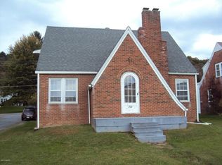 206 Woodward Ave, Lock Haven, PA 17745