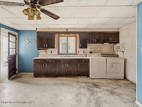 4th image of 910-912 S Hampton St