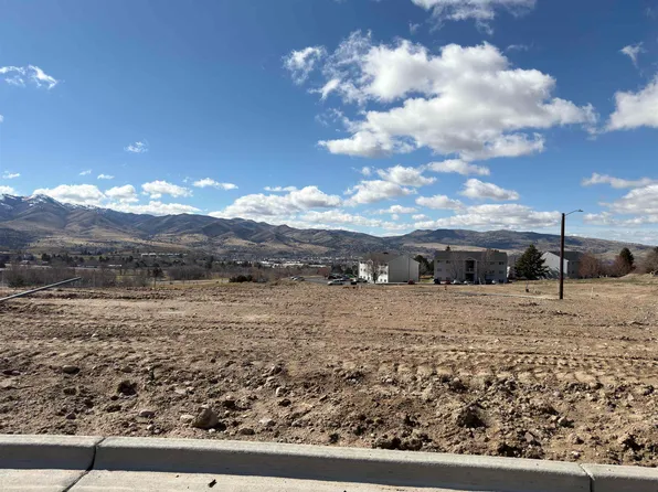 18 Falcon Ridge Dr, Pocatello, ID 83201
