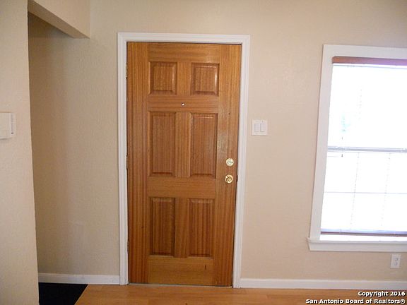 3rd image of 2427 Glen Ivy Dr