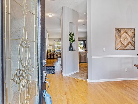 5th image of 2130 Thorn Hollow Ct