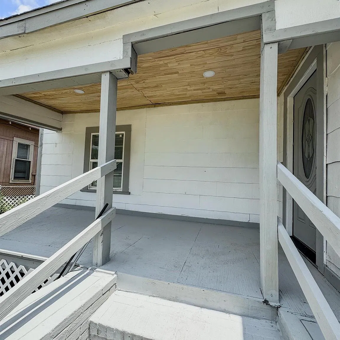 4 bed, 2.0 bath, 1402 sqft, $1,450 — Photo 2