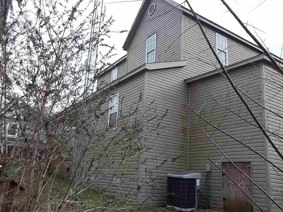 2nd image of 619 S Maple St