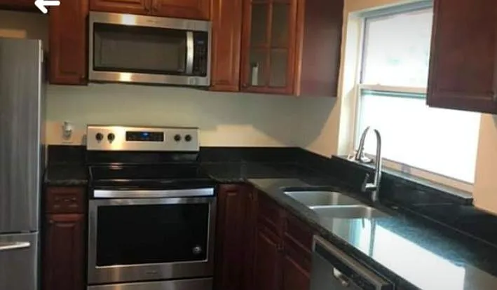 3 bed, 1175 sqft, $1,800 — Photo 3