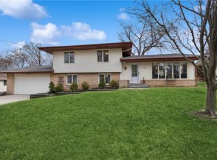 3107 Hillsdale Dr, Urbandale, IA 50322