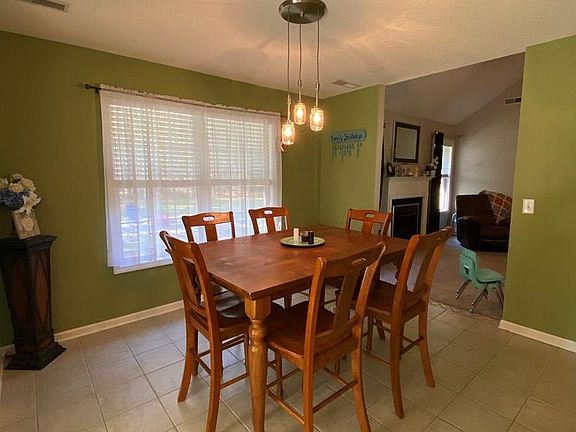 4th image of 398 Trailwood Dr