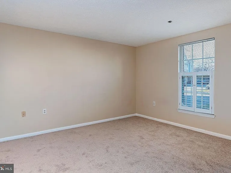 611 Himes Ave #104 — Photo 8