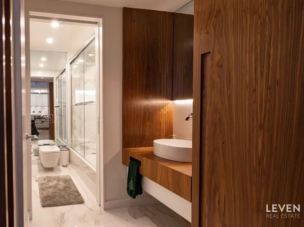 322 West 57th Street image 6 of 16