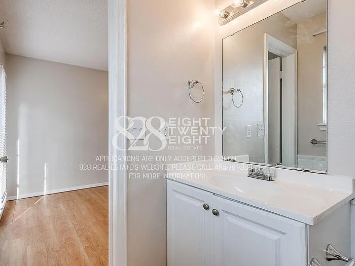 9717 NE 4th St — Photo 41