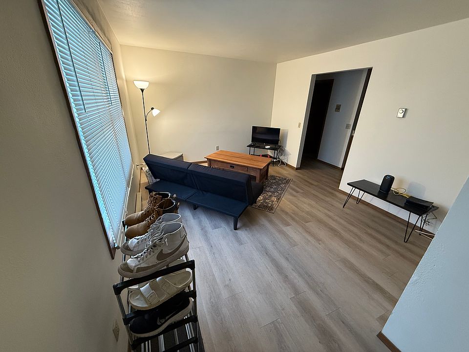 1st image of 1120 W Hamilton Ave #4