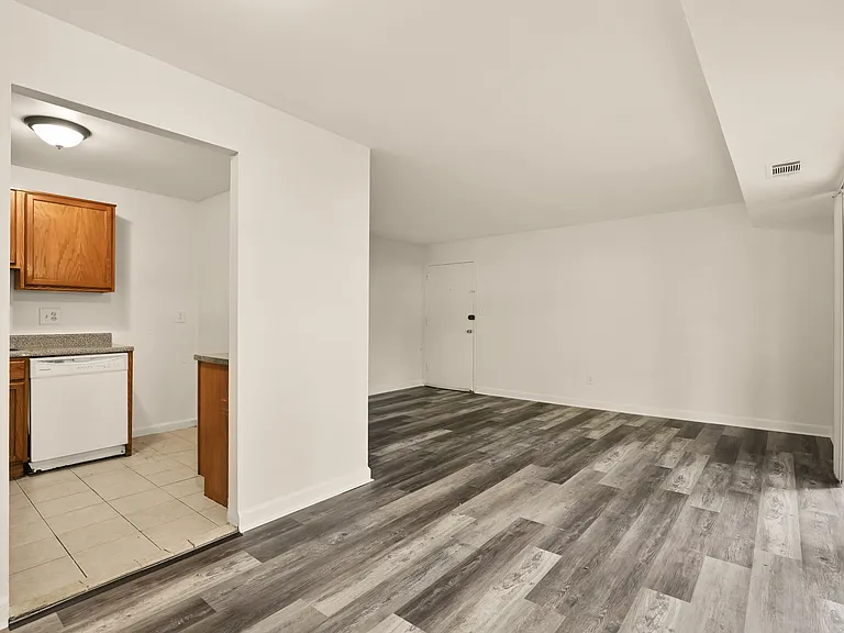 5105 10th Pl S #203 — Photo 3