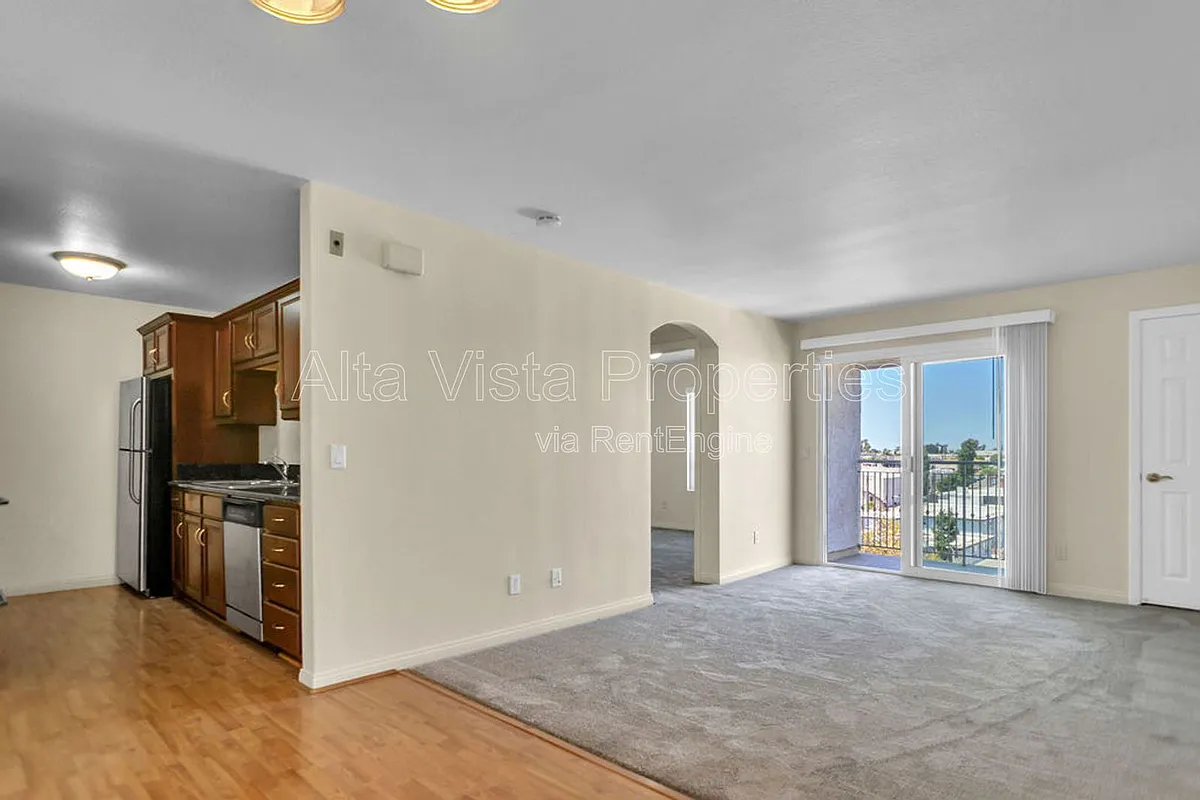 Building Photo - 5252 Orange Ave #323