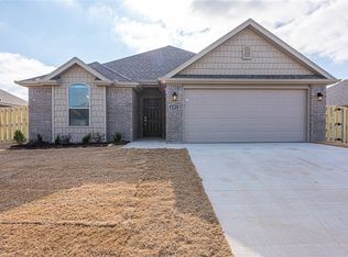 4351 W Topeka Ave, Fayetteville, AR 72704