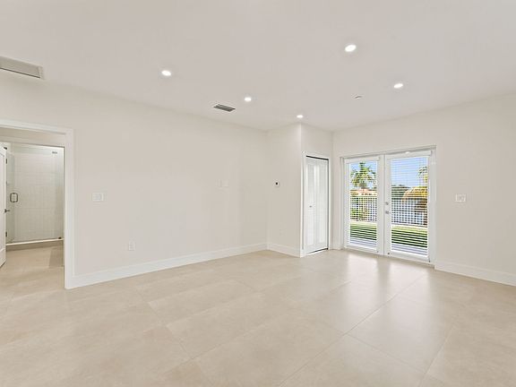 4th image of 4732 SW 87th Ave #B