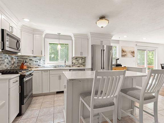 4th image of 98 Laurelwood Dr